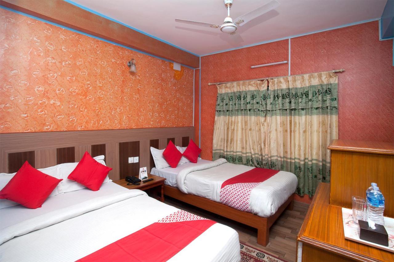 Hotel Middle Point Pvt Ltd Pokhara Exteriör bild
