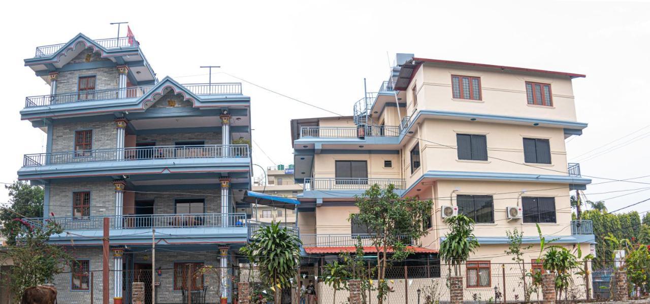 Hotel Middle Point Pvt Ltd Pokhara Exteriör bild