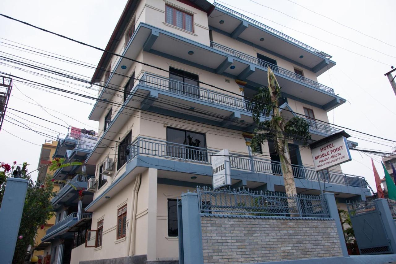 Hotel Middle Point Pvt Ltd Pokhara Exteriör bild