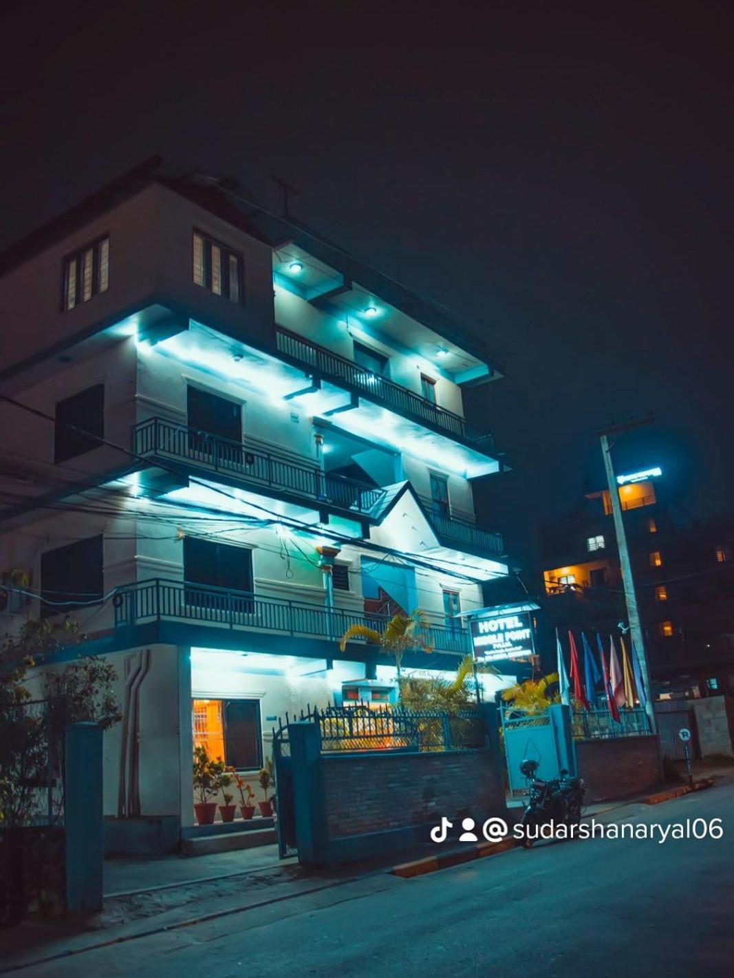 Hotel Middle Point Pvt Ltd Pokhara Exteriör bild