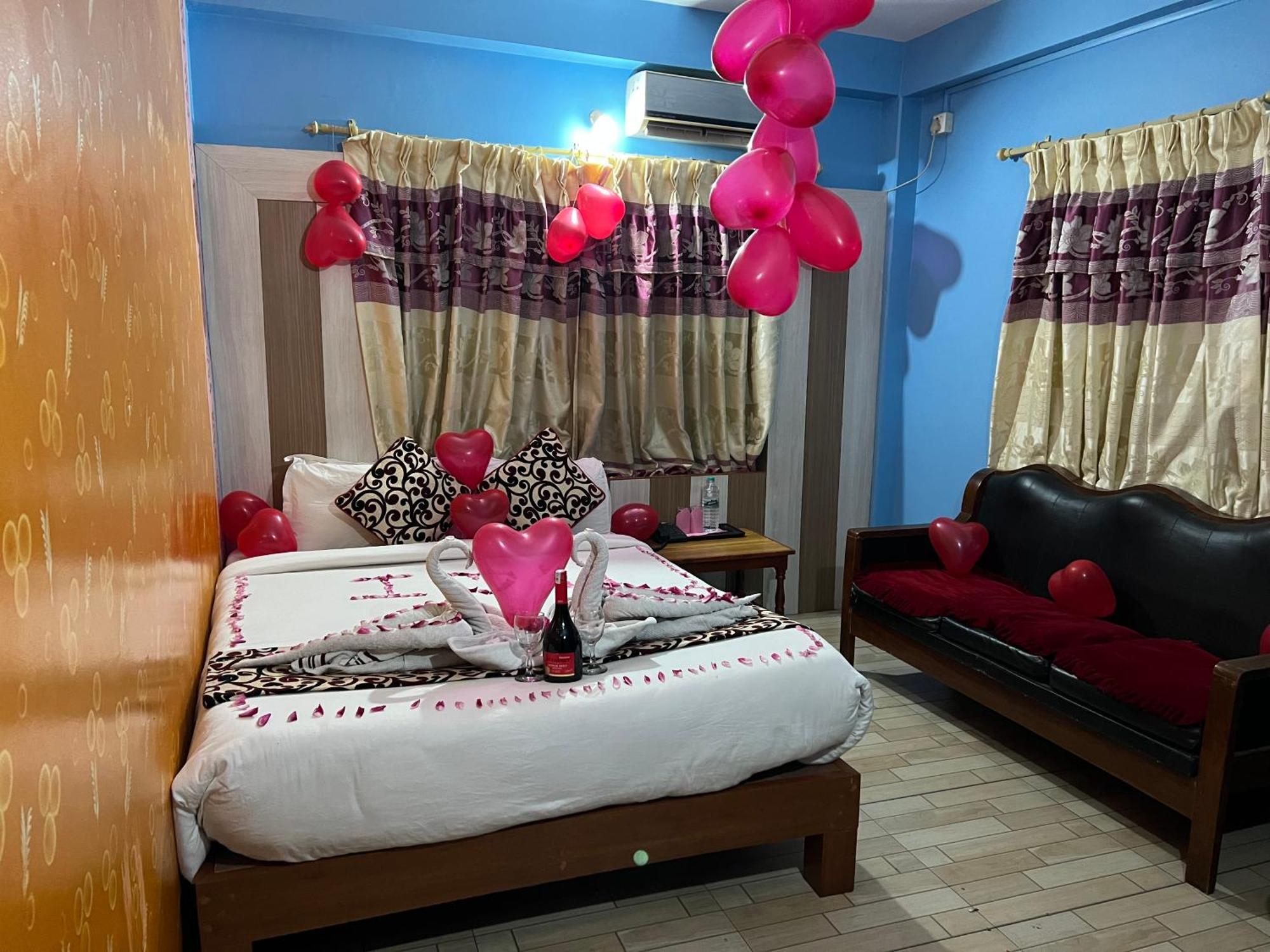 Hotel Middle Point Pvt Ltd Pokhara Exteriör bild