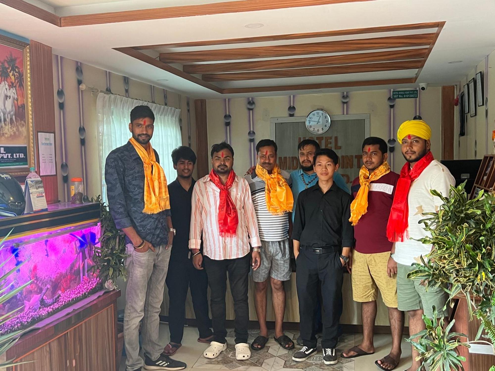 Hotel Middle Point Pvt Ltd Pokhara Exteriör bild